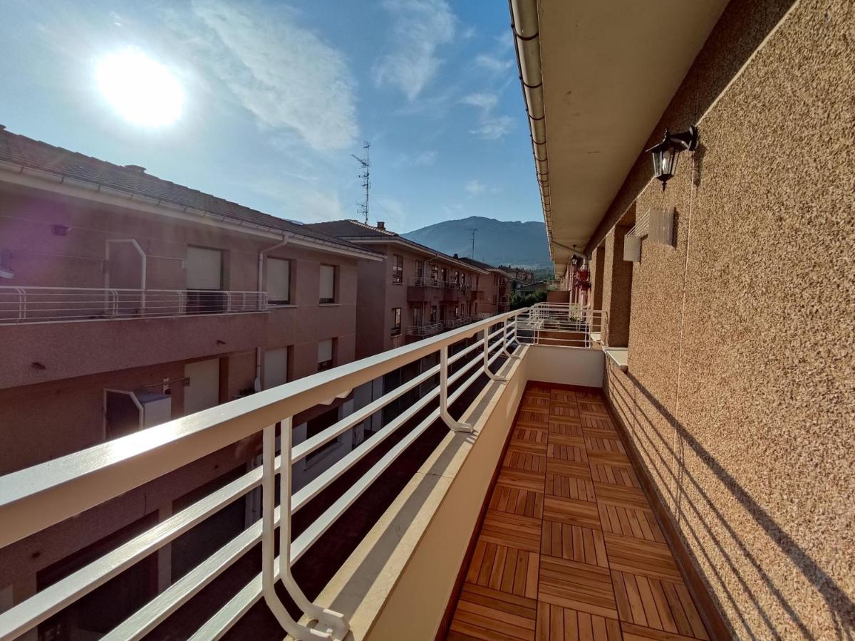 Acogedor Apartamento Junto A La Plaza Villasana de Mena المظهر الخارجي الصورة